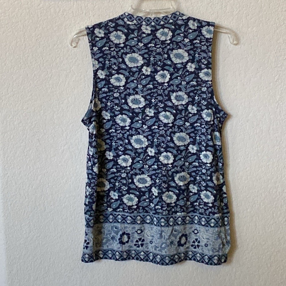 Lucky Brand Blue and White V-neck Blouse Size SP - Picture 5 of 8